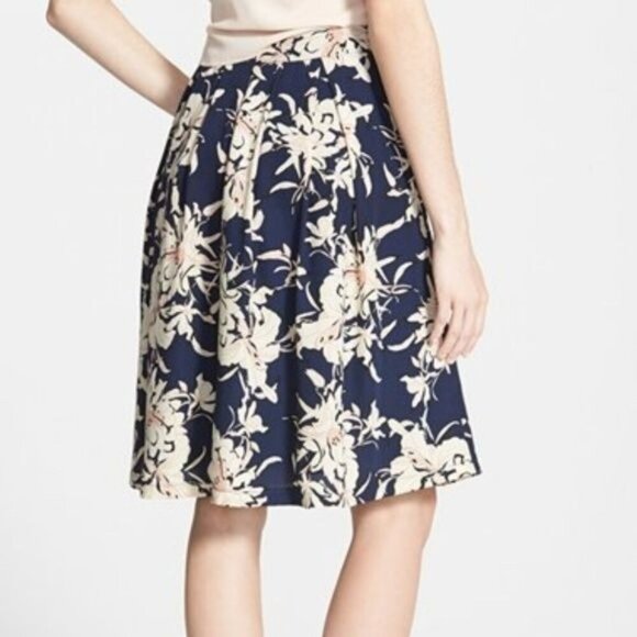 ASTR Skirt A-Line‎ Navy Floral Print Knee Length Women's Size S Blue Cream - Picture 2 of 12
